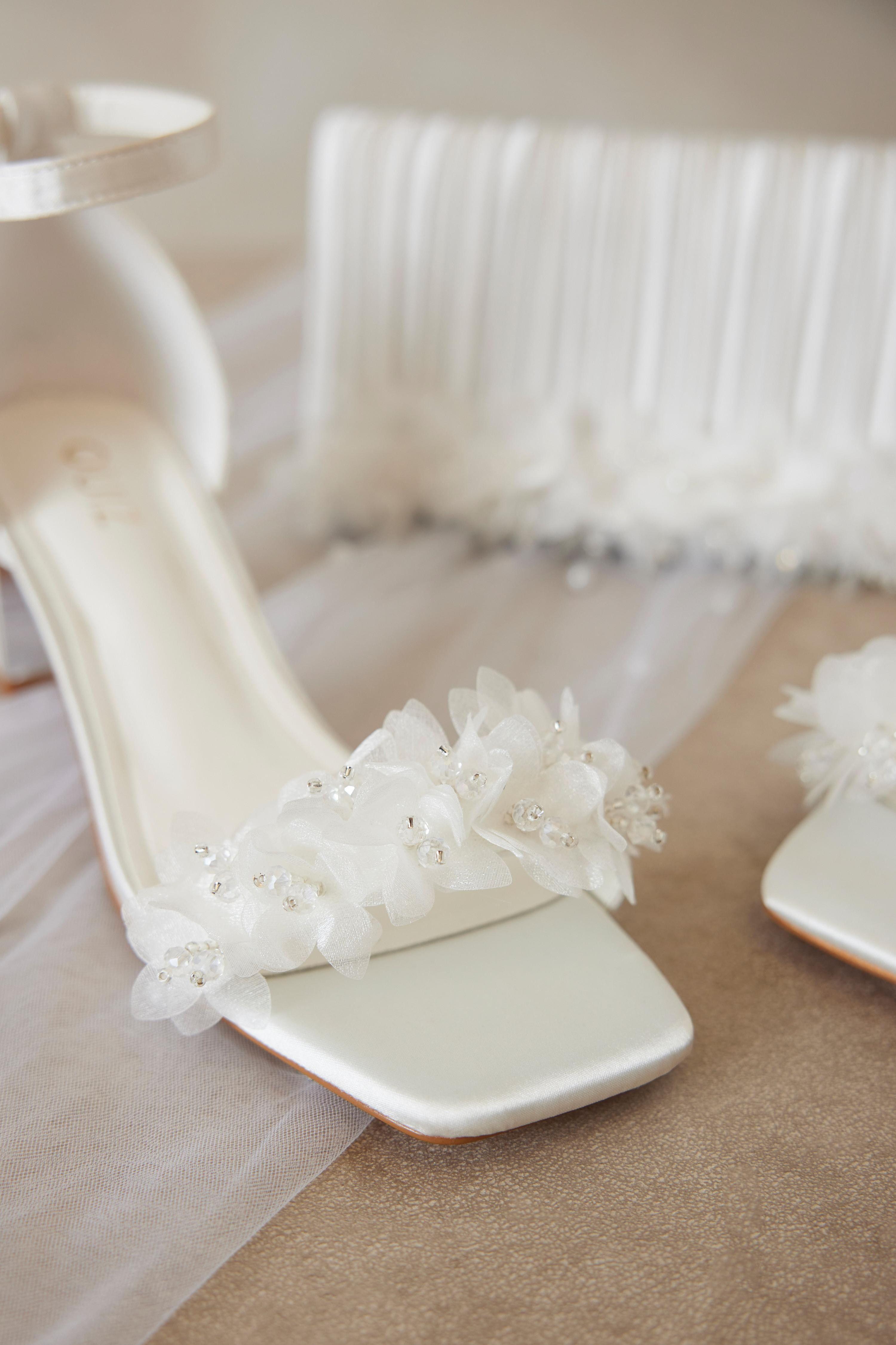 White Bridal Flower Sandals by QUIZ