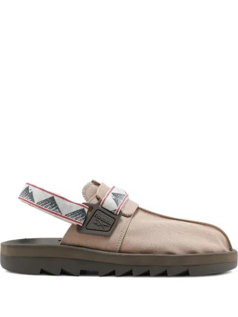 slingback geometric-pattern trainers by REEBOK
