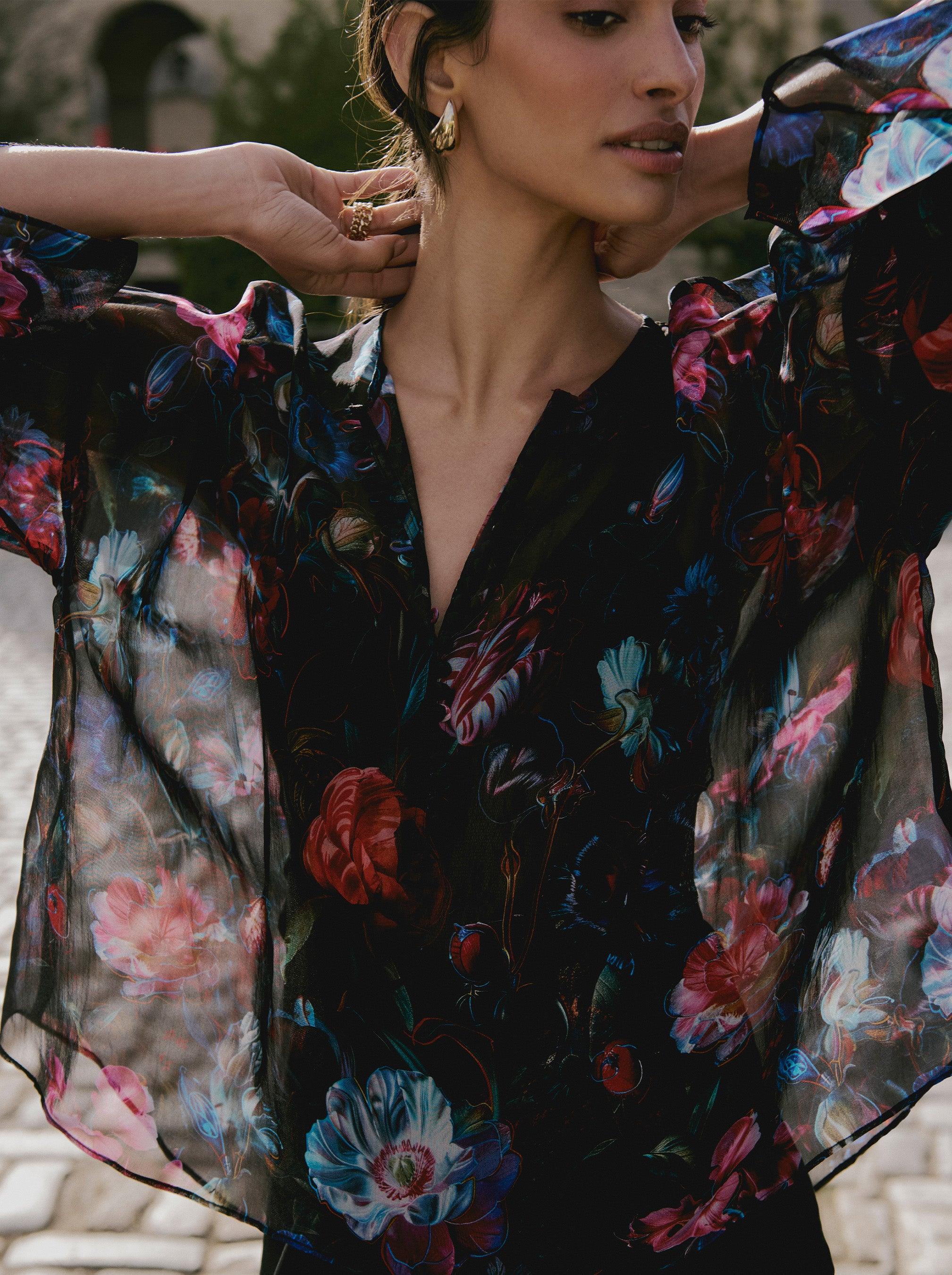 Robert Graham Poppy Longleevehirt by ROBERT GRAHAM