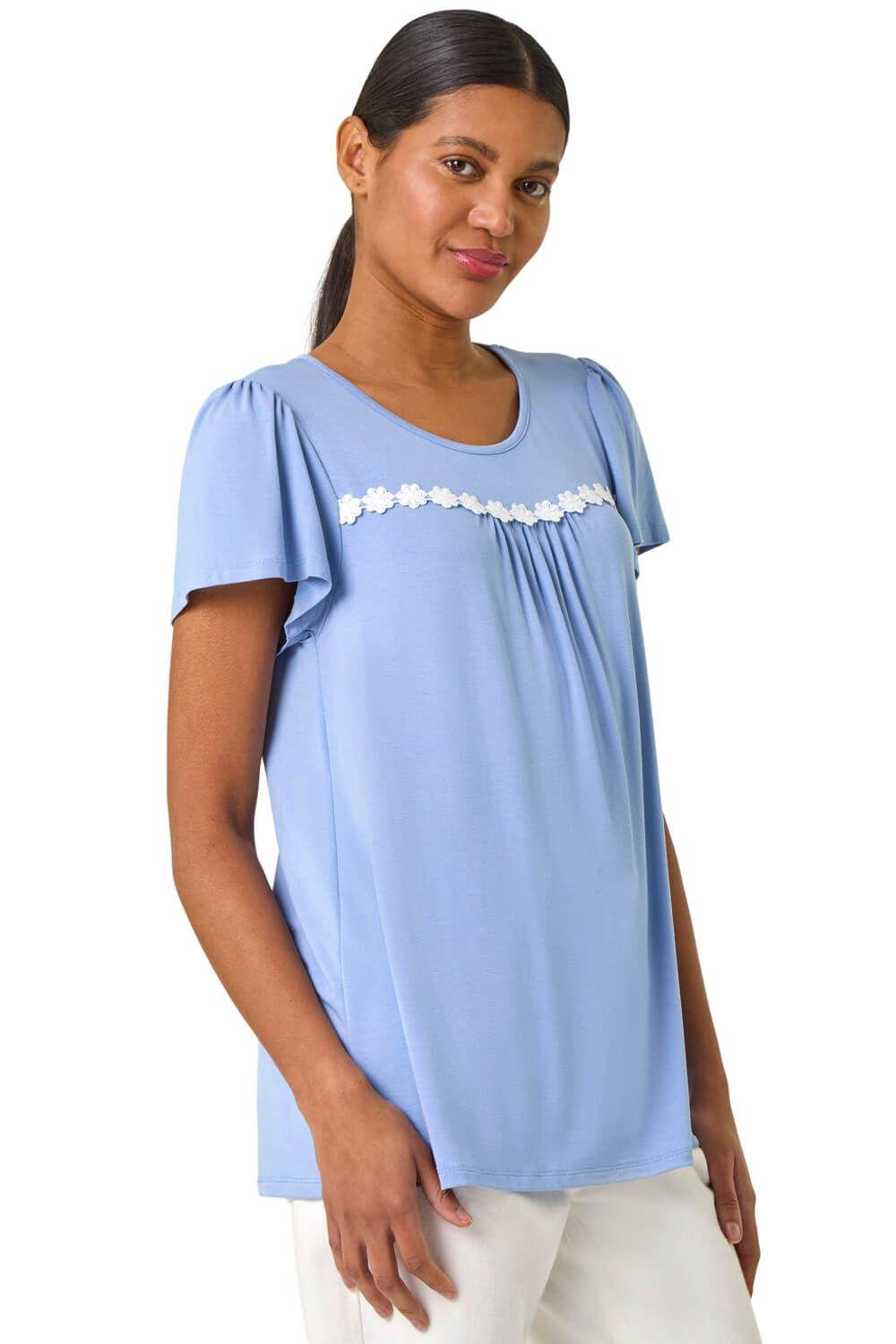 Daisy Applique Stretch Top by ROMAN