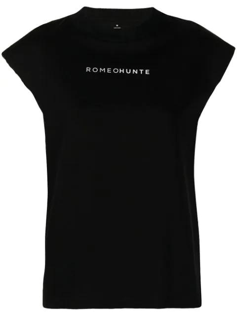 logo-print padded-shoulder T-shirt by ROMEO HUNTE
