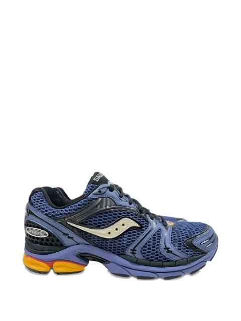 ProGrid Triumph 4 sneakers by SAUCONY