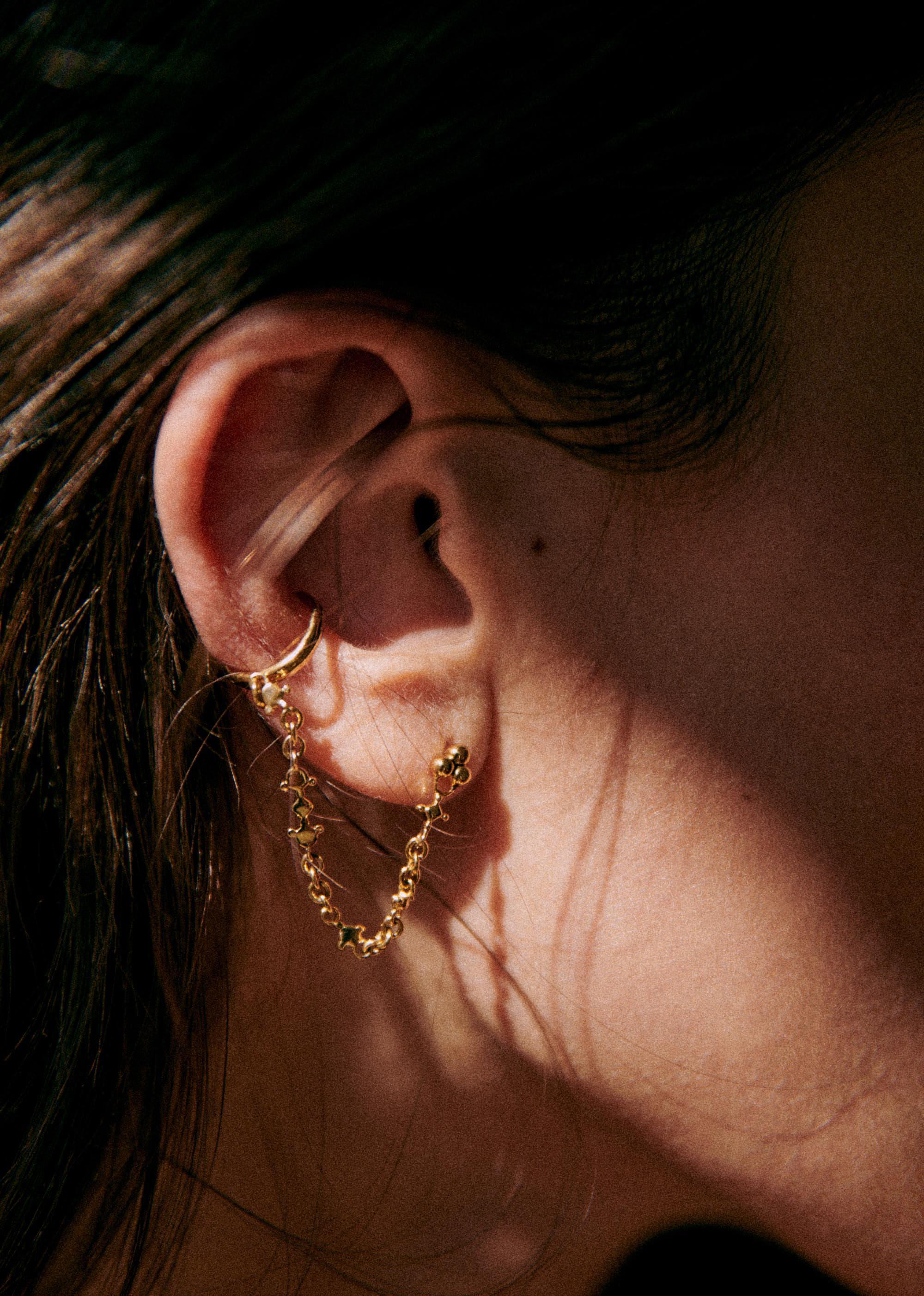 Valentine Chain Ear Cuff by SEZANE