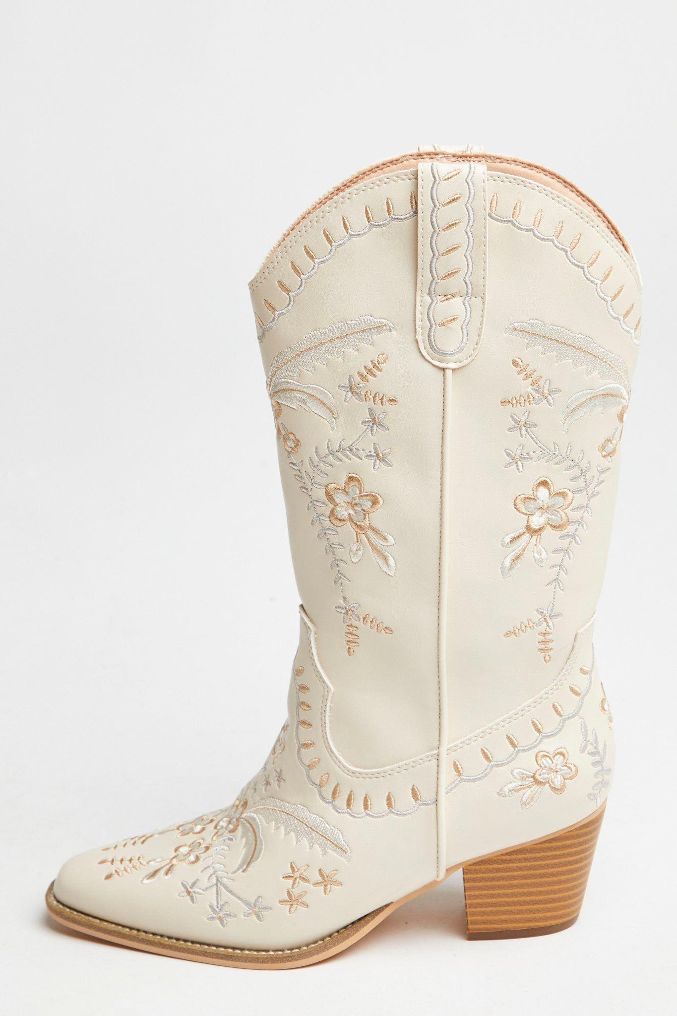 Embroidered Cowboy-Boots by SHNOO
