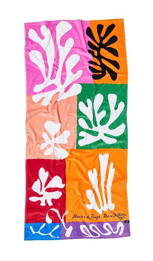 Slowtide Snow Flowers Towel in Beauty: Multi by SLOWTIDE
