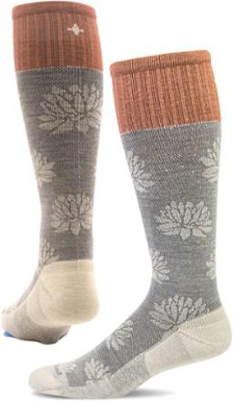 Lotus Lift Firm Compression Socks by SOCKWELL