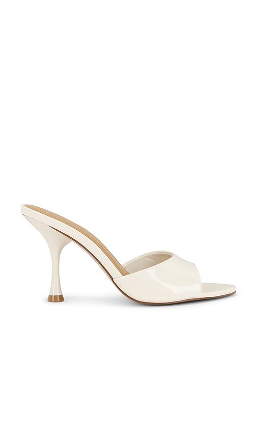 Steve Madden Santi Sandal in Beige by STEVE MADDEN