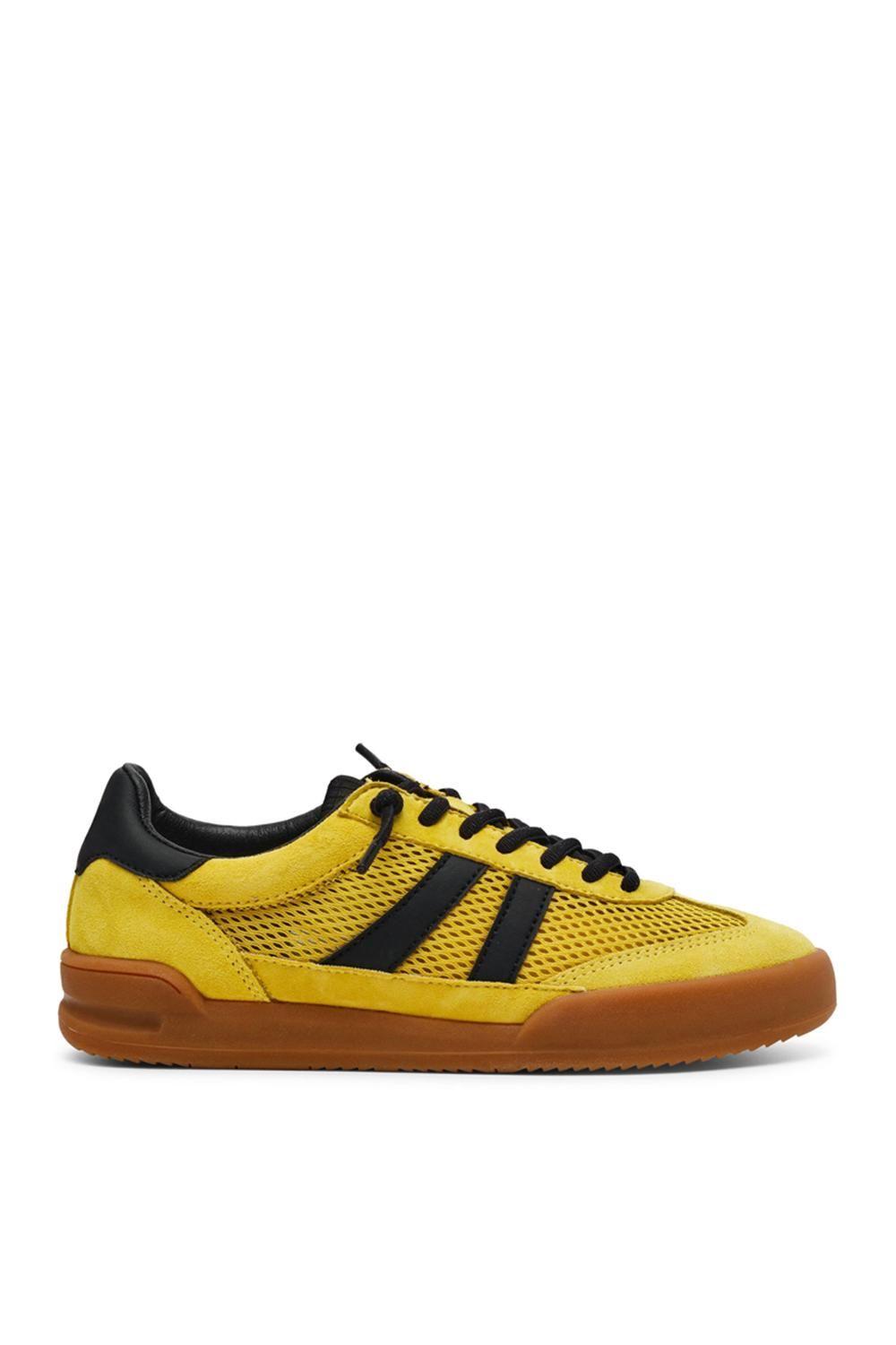 'Verdict 860' Leather Trainers by STEVE MADDEN