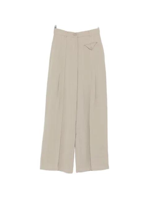 pleated trousers by SU