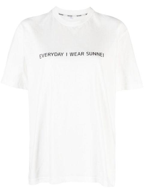 slogan-print cotton T-shirt by SUNNEI