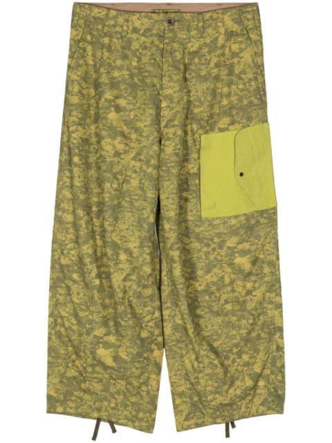 camouflage-print wide-leg trousers by TEN C