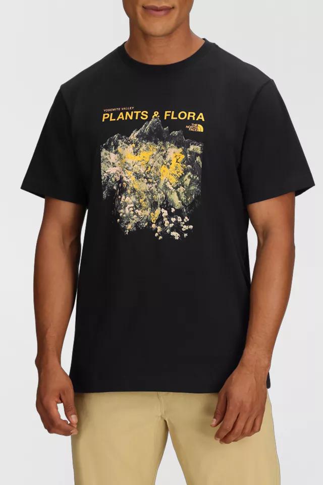 The North Face Boulder Breeze Graphic Tee by THE NORTH FACE