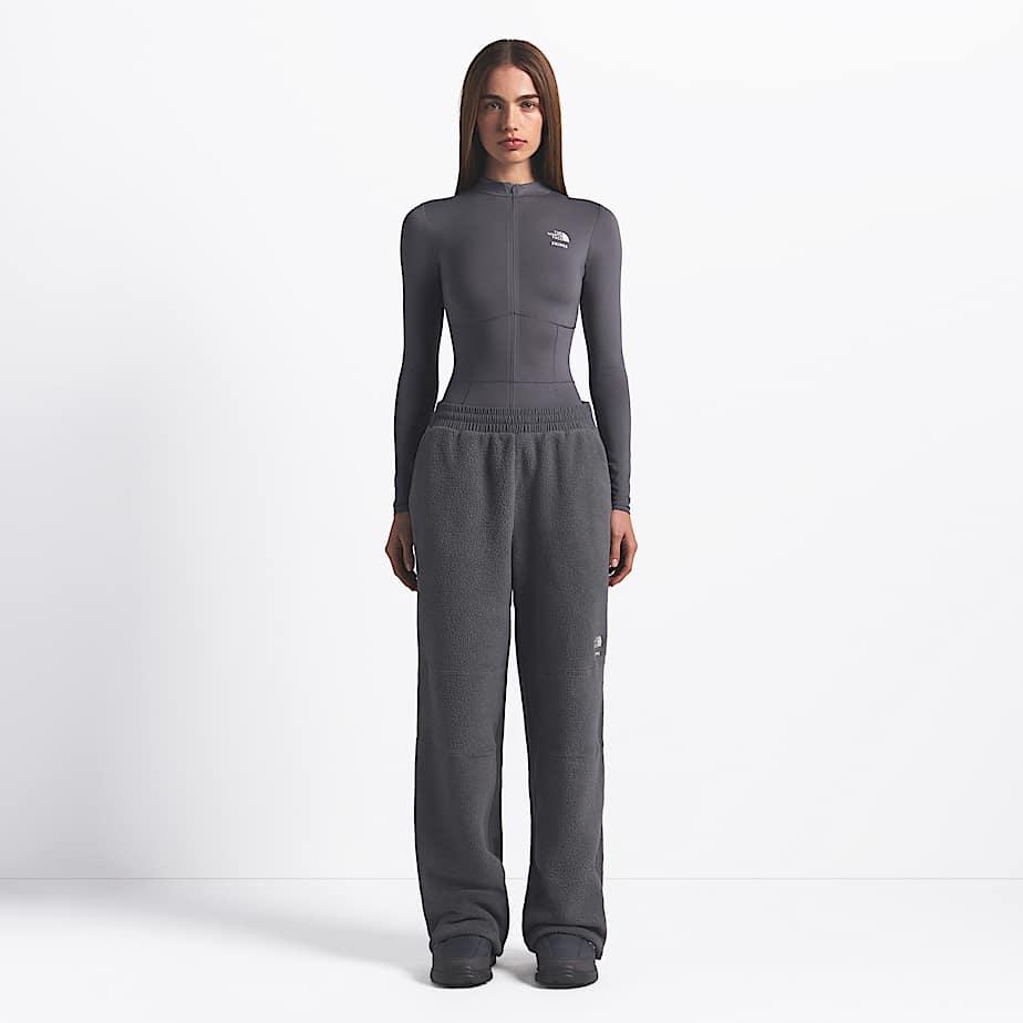 Unisex X Skims 1995 Denali Fleece Straight Leg Trousers Sk Gunmetal by THE NORTH FACE