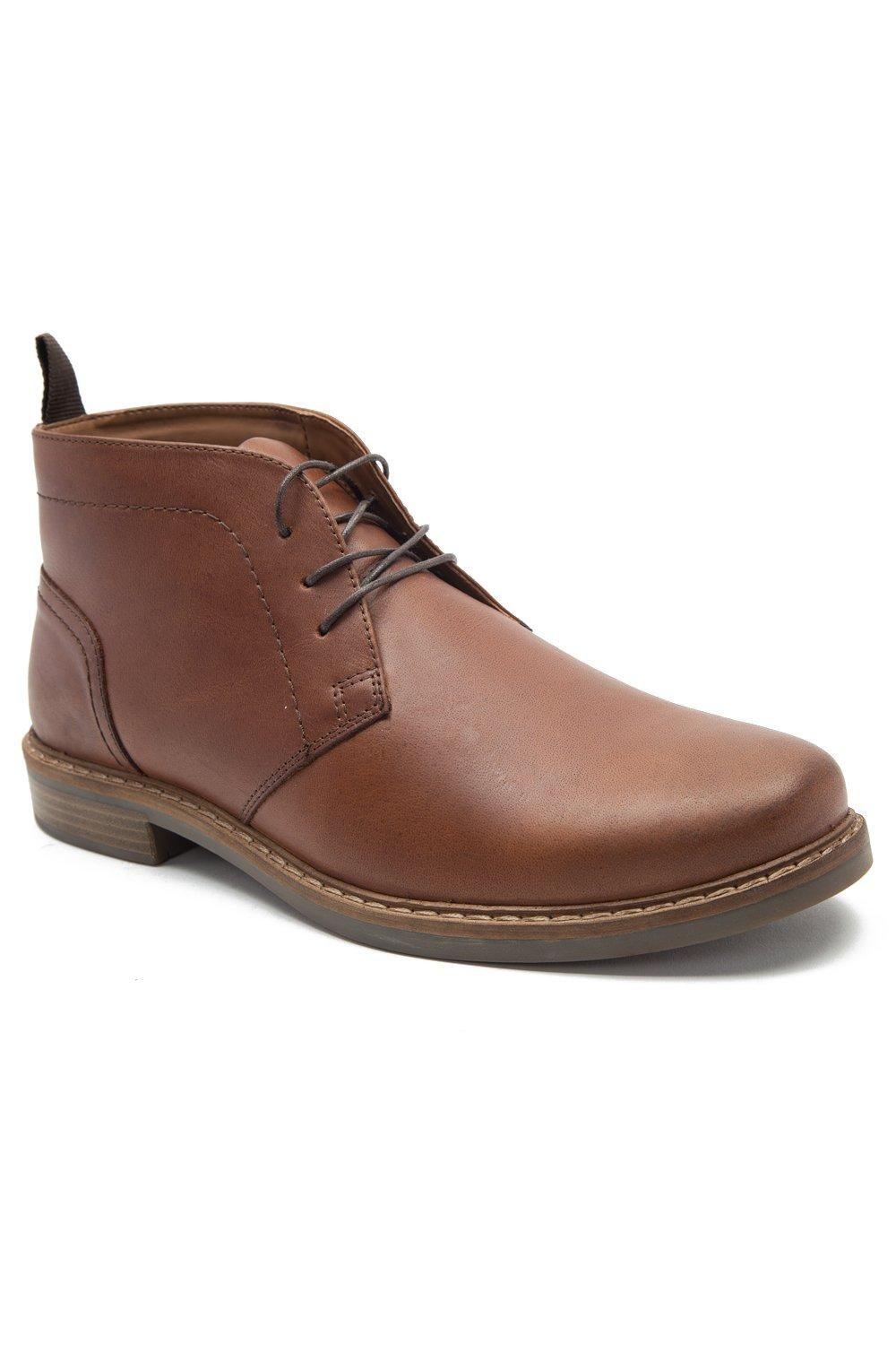 'Dallas' Desert Chukka Leather Ankle Boots by THOMAS CRICK