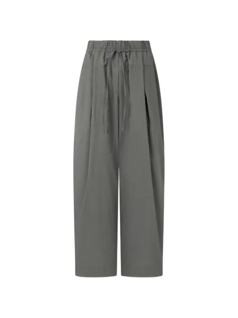 drawstring pleated trousers by TOMBOY