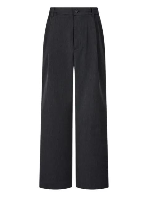 pleated belt-loops trousers by TOMBOY