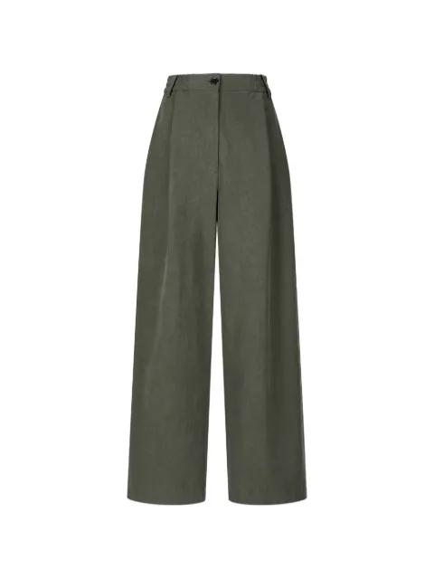 relaxed trousers by TOMBOY