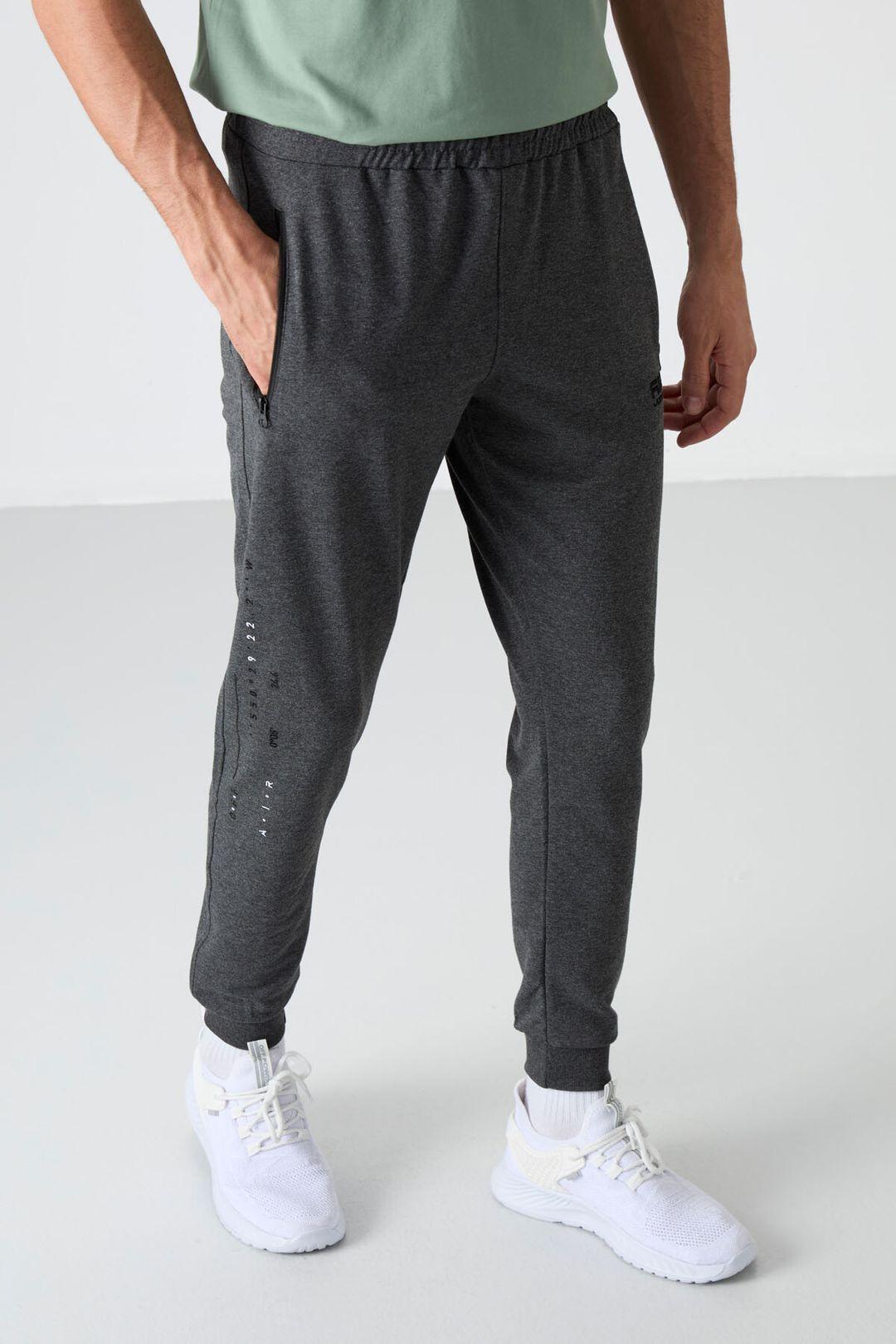 Men's Solid Jogger Sweatpants by TOMMY LIFE
