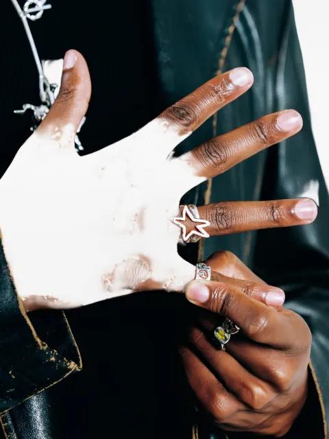 star signet ring by TWOJEYS