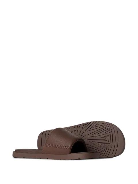 Seaside II slides by UGG