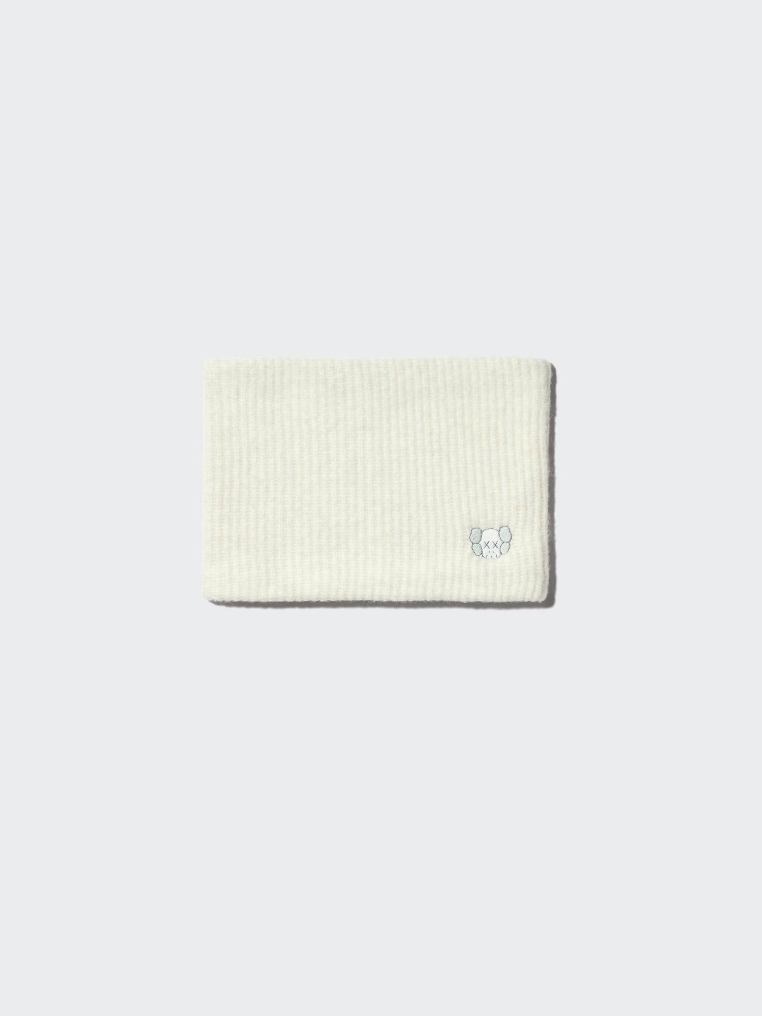 KAWS WINTER HEATTECH Souffle Yarn Knitted Neck Warmer by UNIQLO KAWS WINTER HEATTECH Souffle Yarn Knitted Neck Warmer by UNIQLO