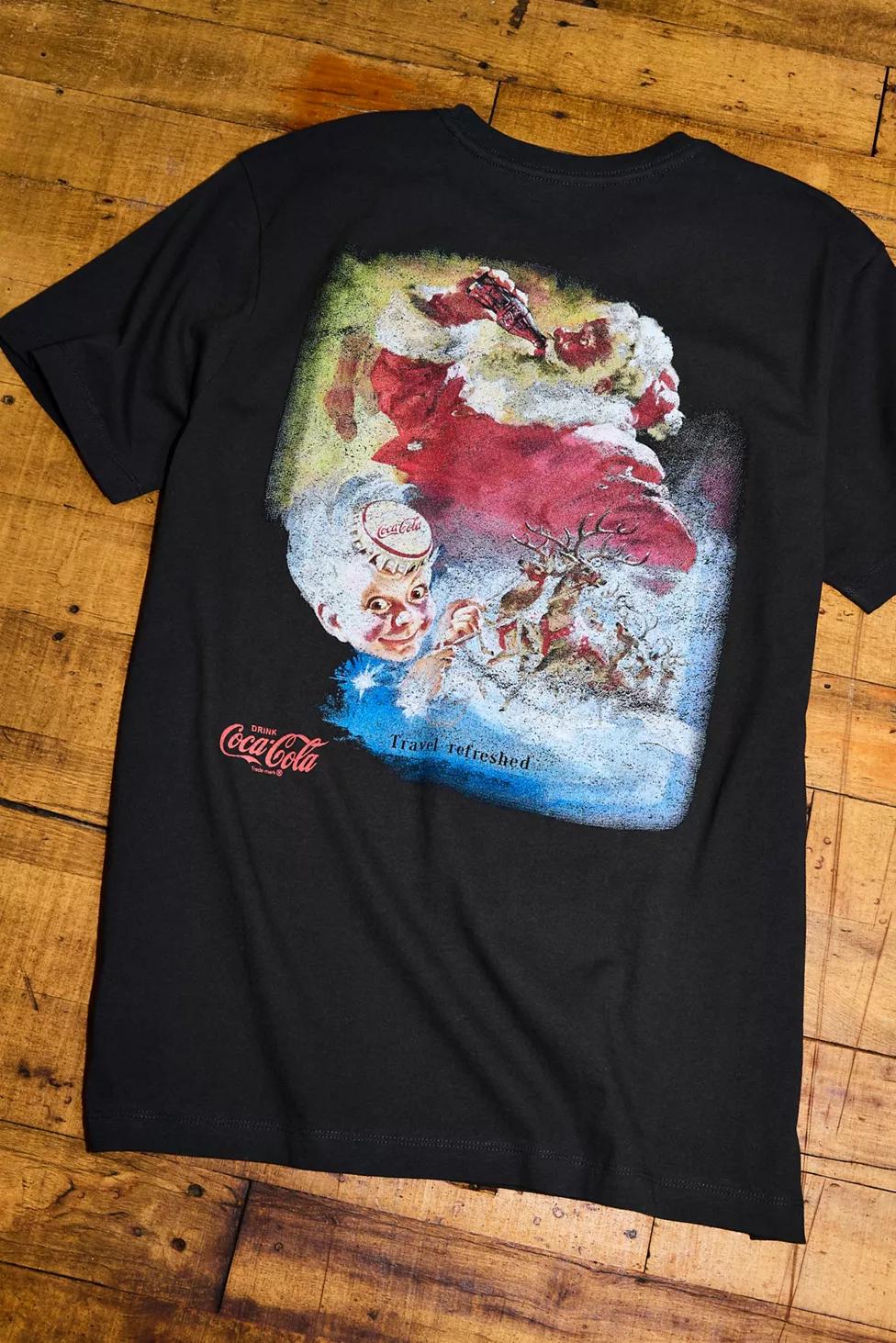 Coca-Cola Vintage Holiday Graphic Tee by URBAN OUTFITTERS