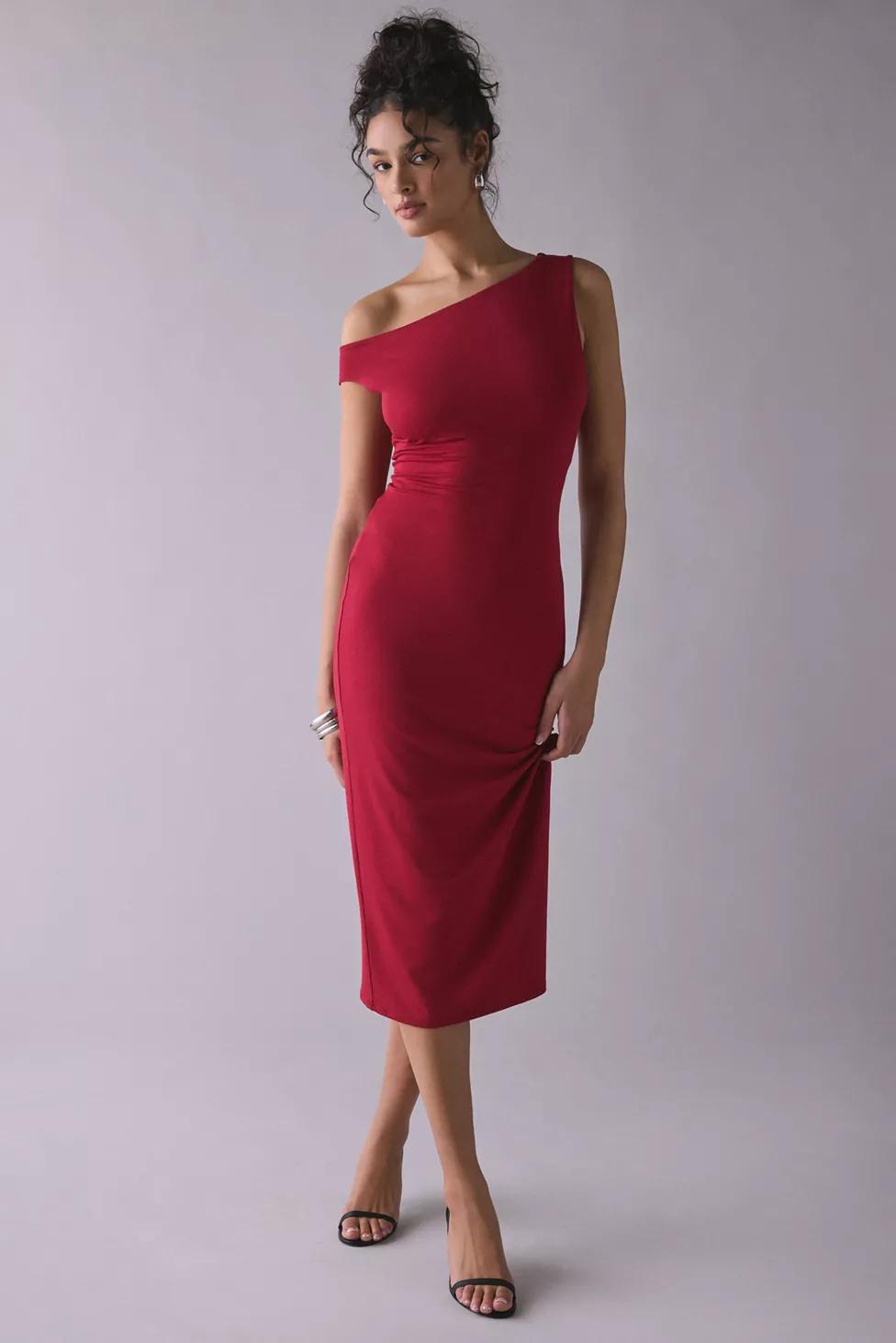 UO Josephine Jersey Knit Asymmetric Off-Shoulder Midi Dress by URBAN OUTFITTERS