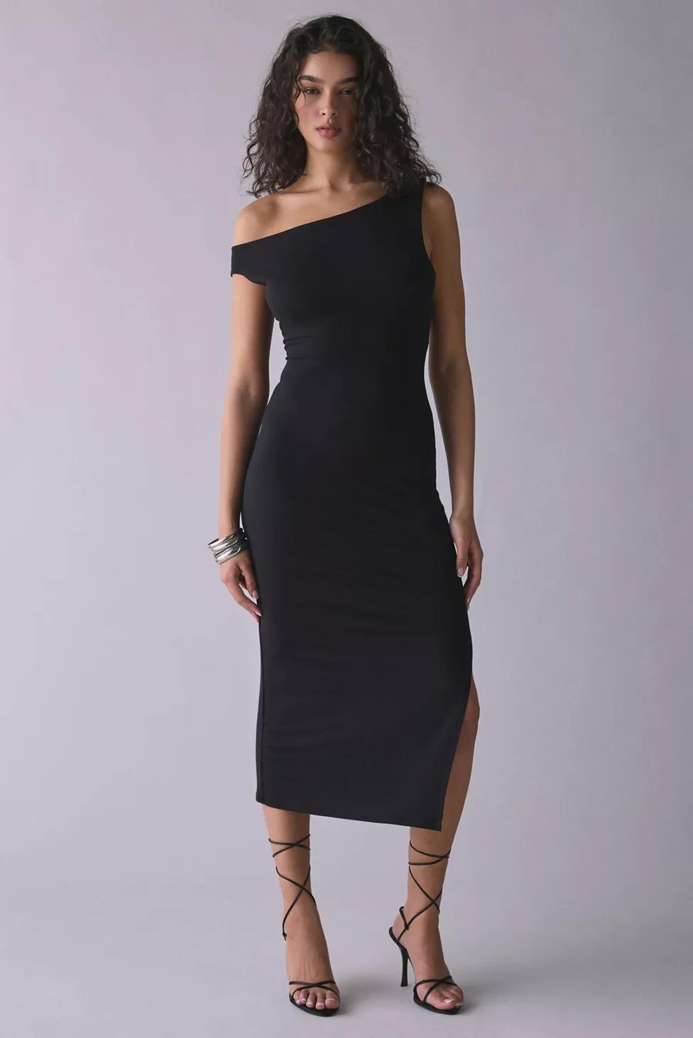 UO Josephine Jersey Knit Asymmetric Off-Shoulder Midi Dress by URBAN OUTFITTERS