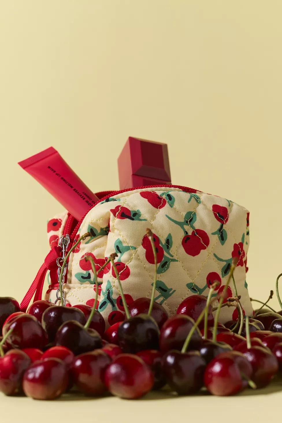 UO Makeup Bag by URBAN OUTFITTERS