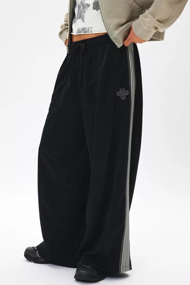 UO Mammoth Baggy Fit Track Pant by URBAN OUTFITTERS UO Mammoth Baggy Fit Track Pant by URBAN OUTFITTERS