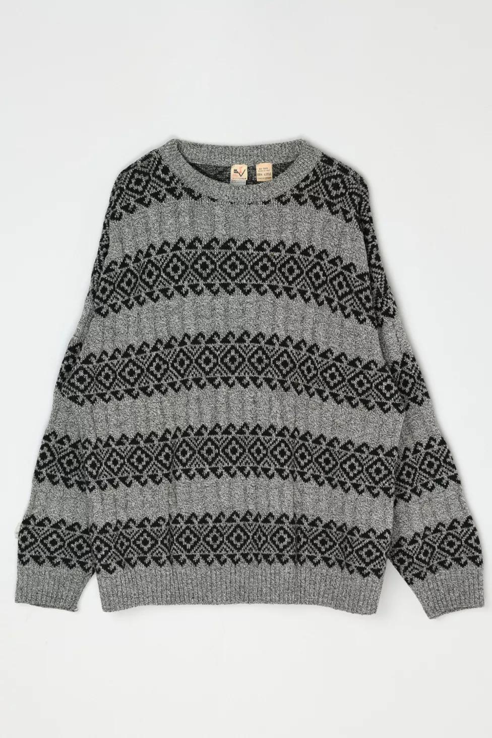 Vintage 70s Grey & Black Patterned Cable Knit Sweater by URBAN OUTFITTERS