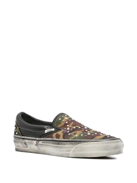 LX Classic Slip-On 98 sneakers by VANS