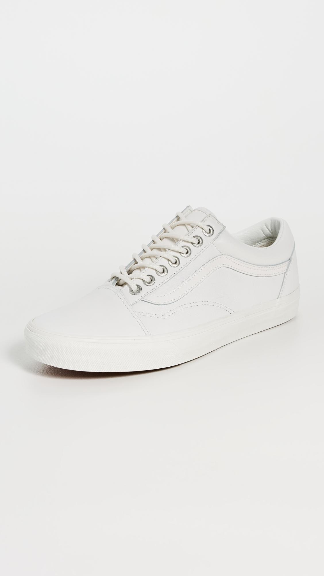 Old Skool Sneakers by VANS