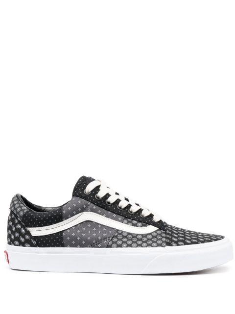 Old Skool low-top sneakers by VANS