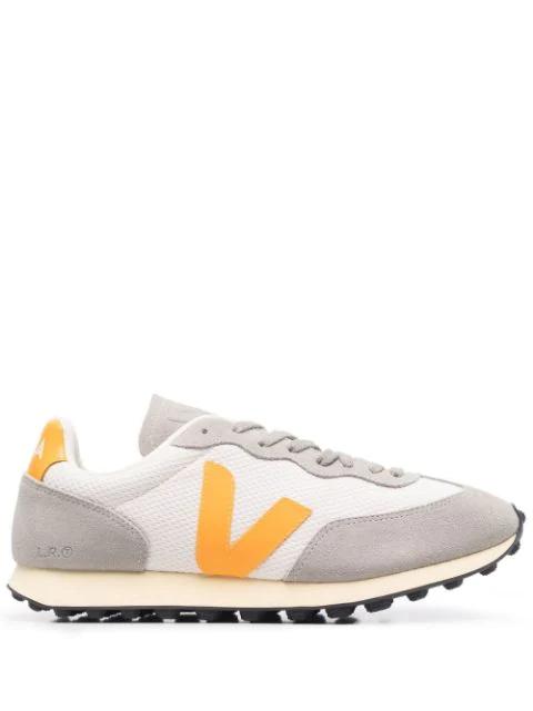 logo-patch low-top sneakers by VEJA