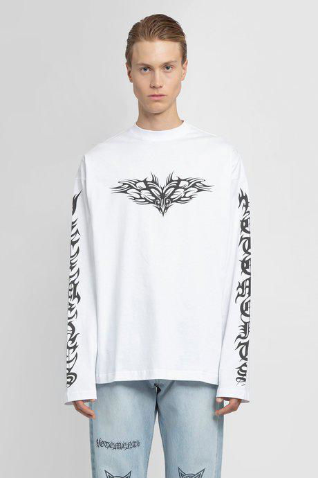 Vetements Men'S White Gothic Logo Long Sleeve T-Shirt by VETEMENTS |  jellibeans