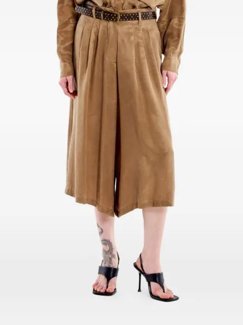 pleated wide-leg shorts by VICOLO
