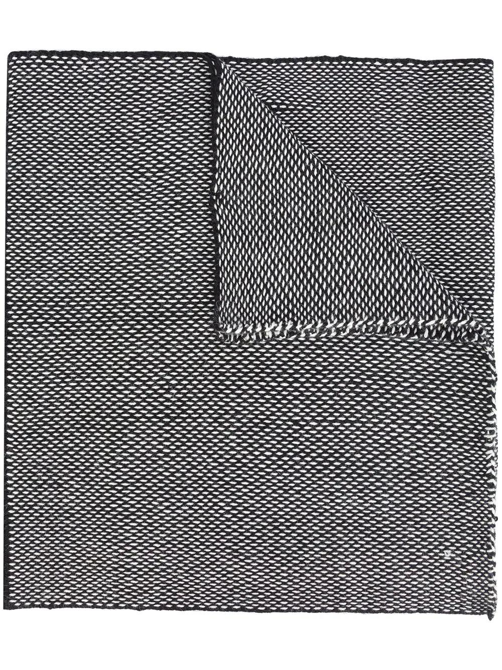 'Lineas' shawl by VOZ
