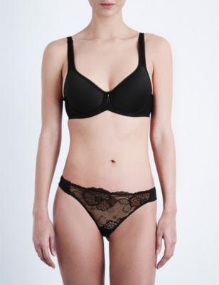 Basic Beauty Contour plunge bra by WACOAL