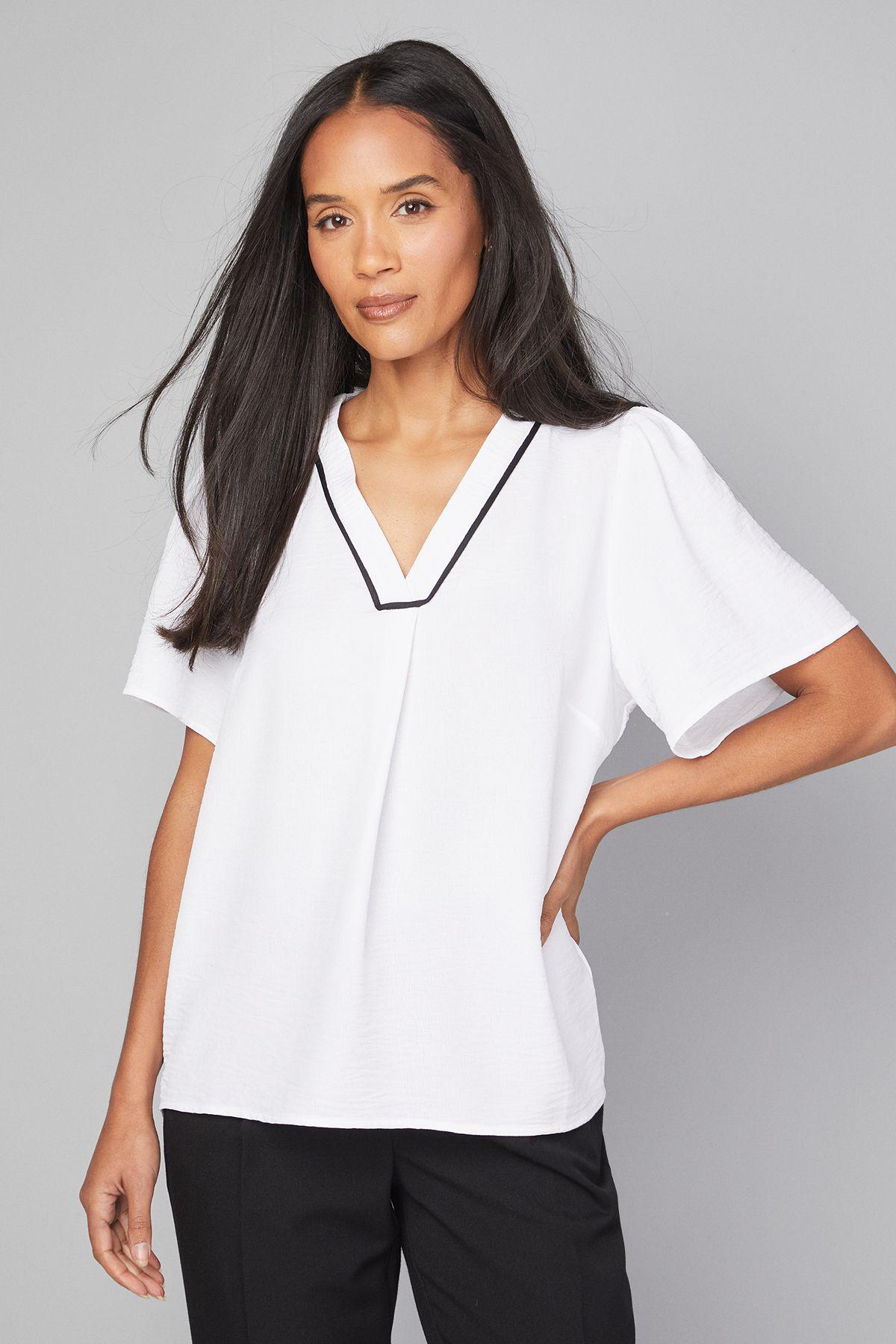 Contrast Short Sleeve Overhead Shirt by WALLIS