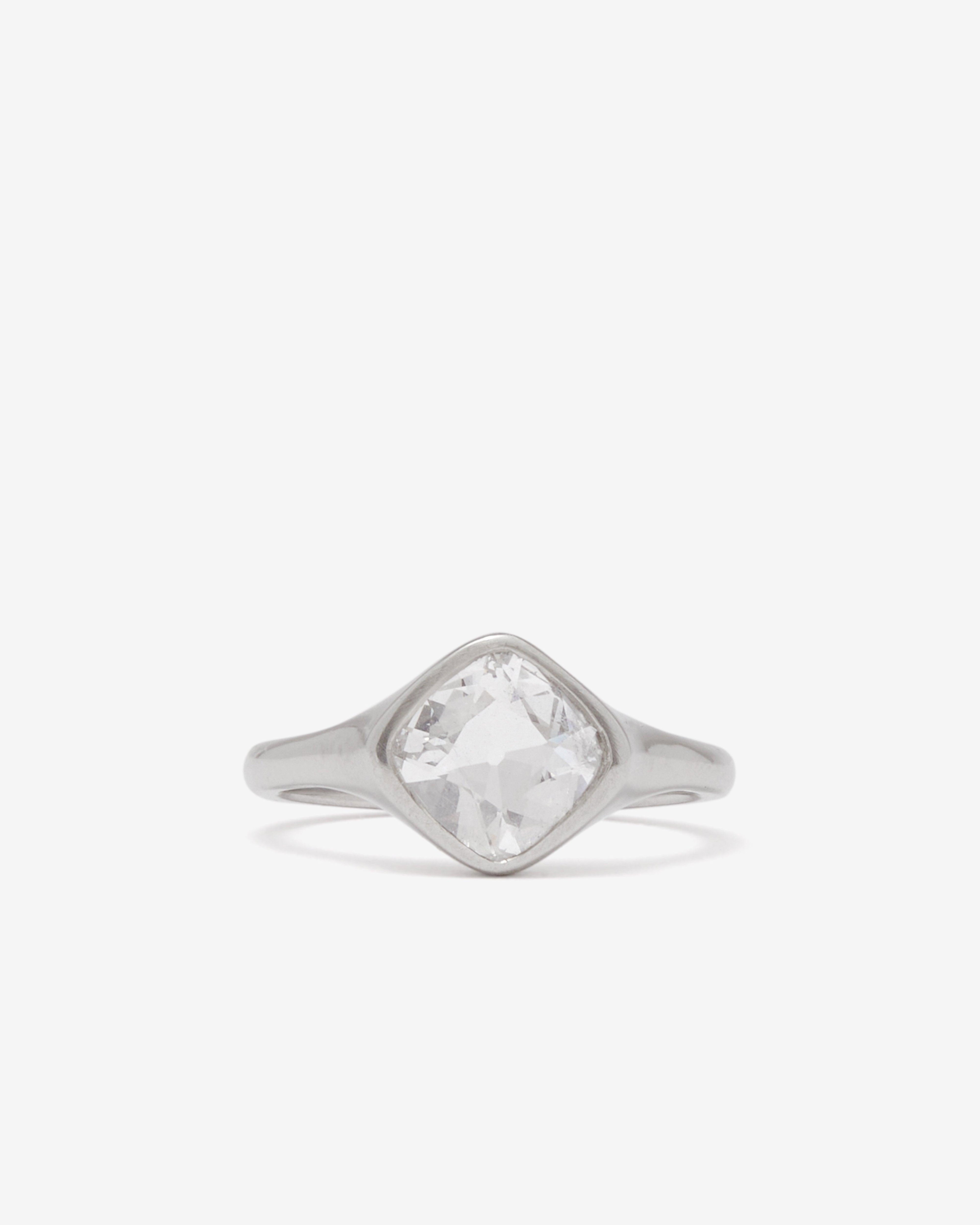 William Welstead - Cushion Cut Diamond Ring - (Platinum) by WILLIAM WELSTEAD