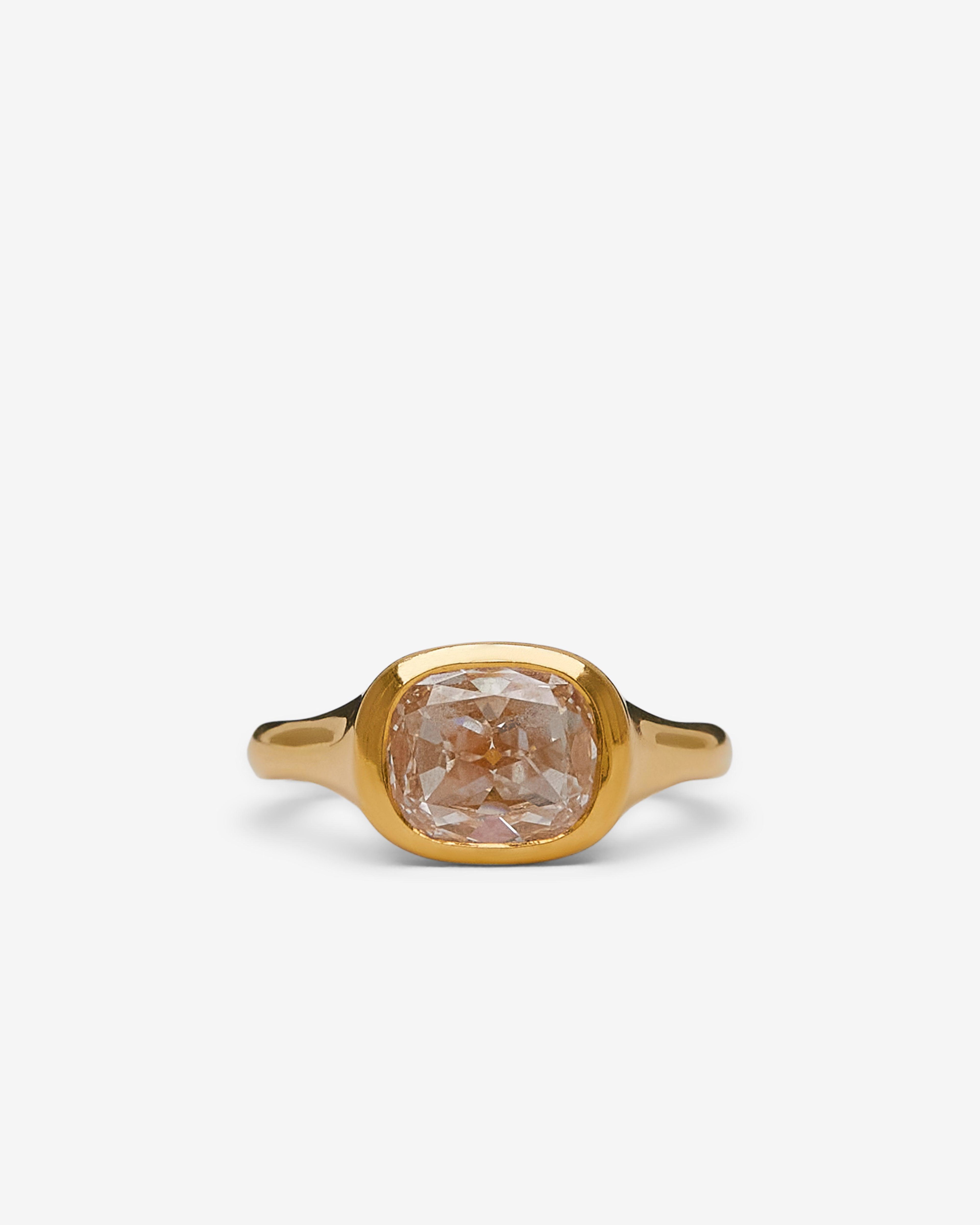 William Welstead - Cushion Diamond Signet Ring - (Yellow Gold) by WILLIAM WELSTEAD