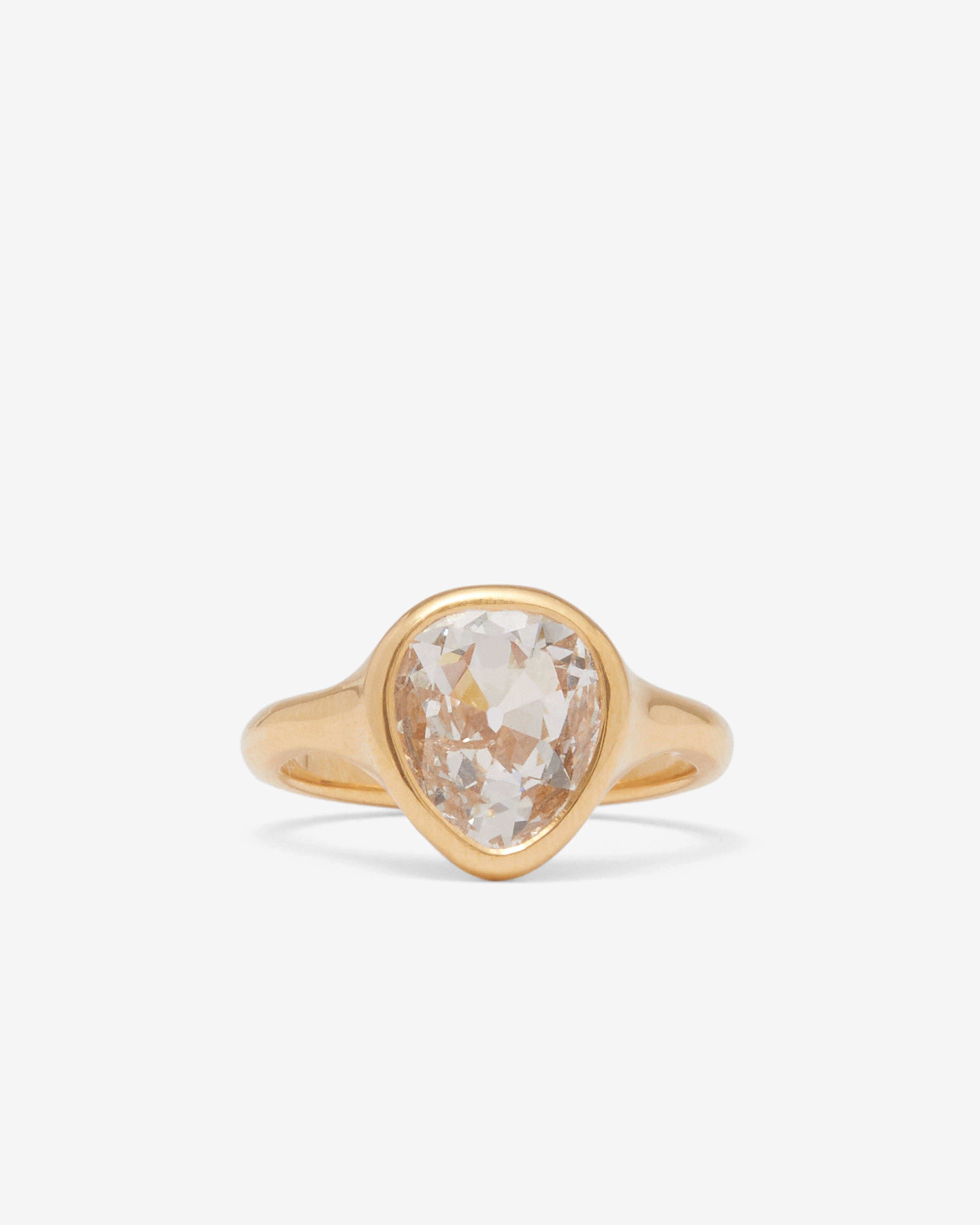 William Welstead - Pear Shaped Diamond Ring - (Yellow Gold) by WILLIAM WELSTEAD