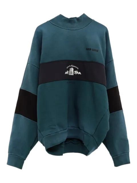 Casa de Chavarria sweatshirt by WILLY CHAVARRIA