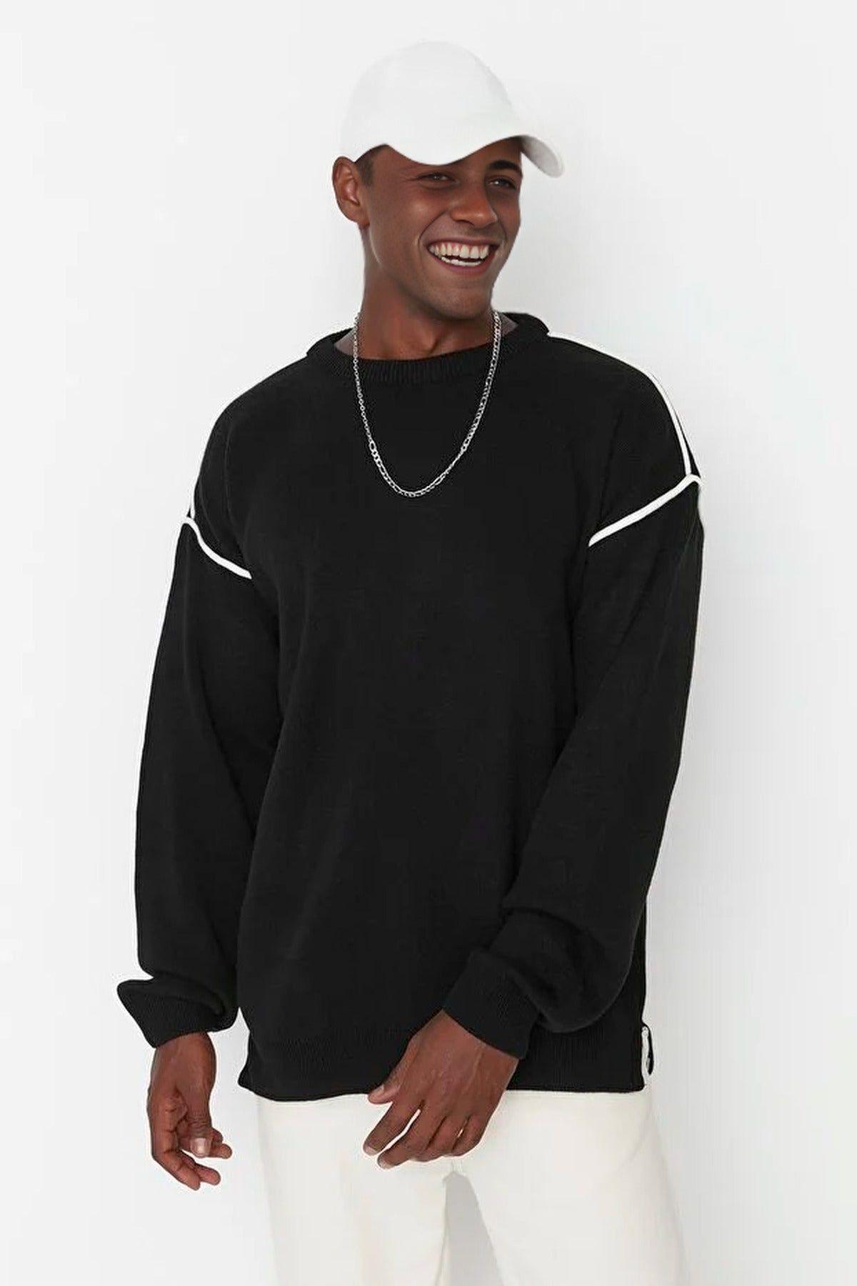 Crew Neck Knit Jumper with Piping Detail by WOVCOR