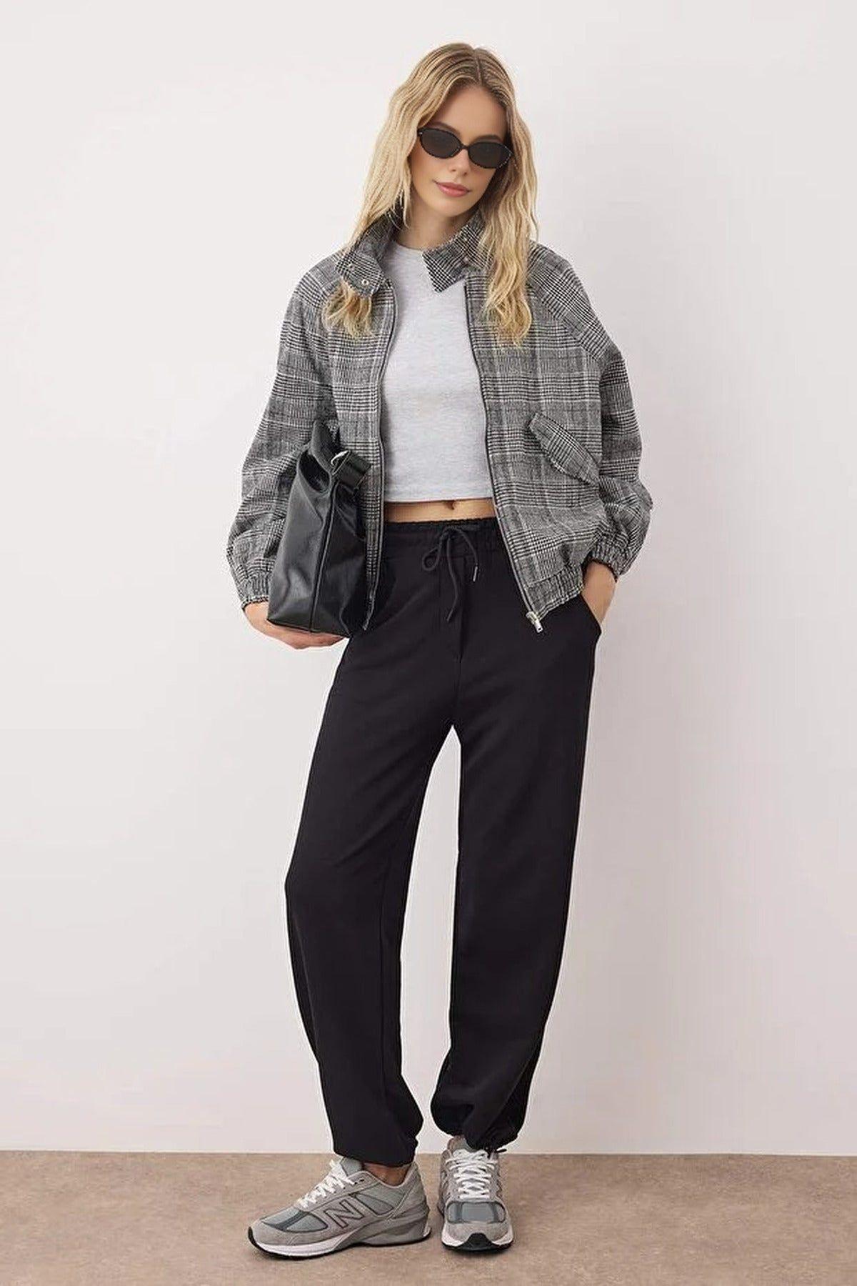 Drawstring Relaxed Fit Fleece Lined Basic Joggers by WOVCOR