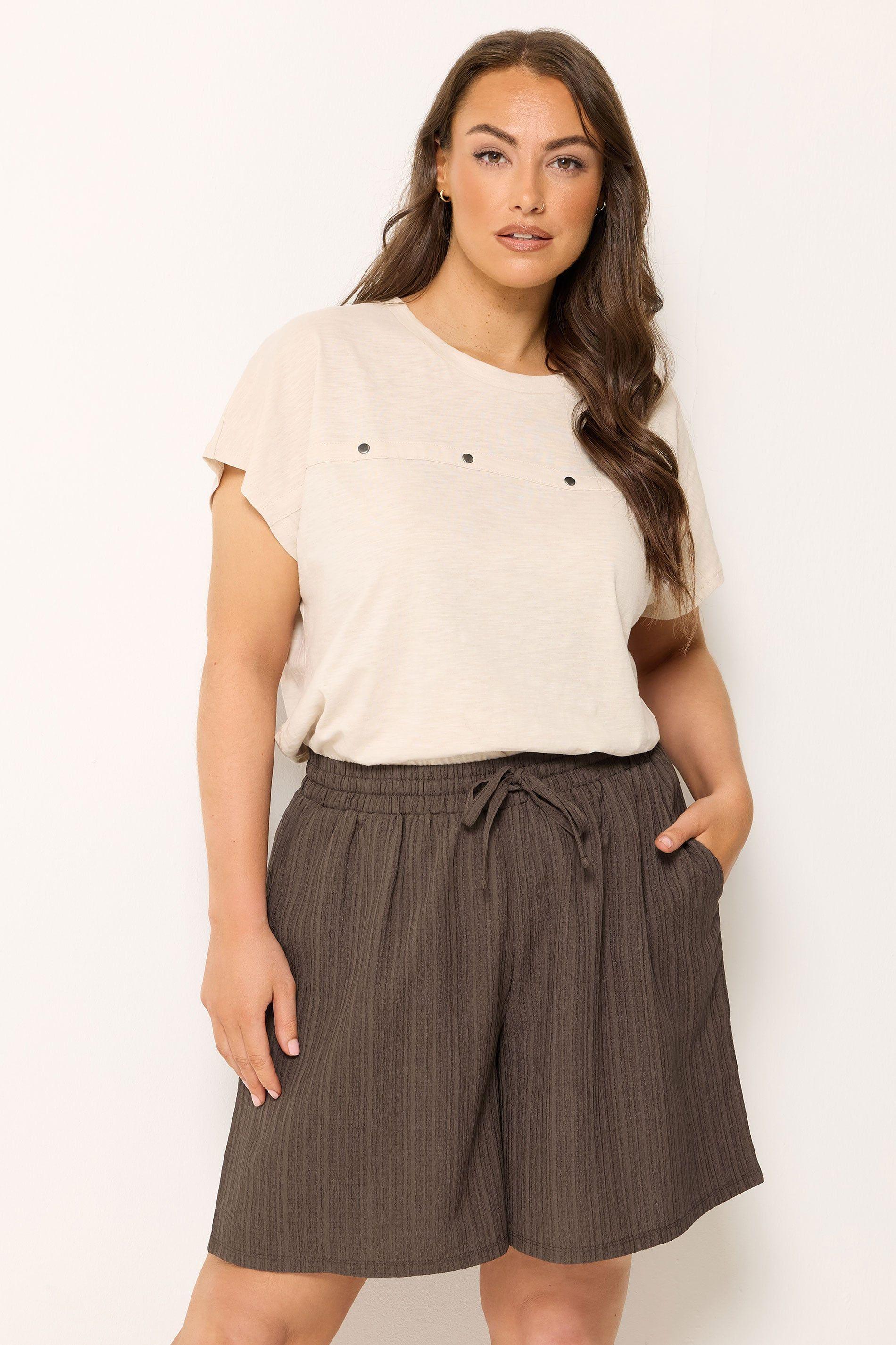 Textured Woven Shorts by YOURS