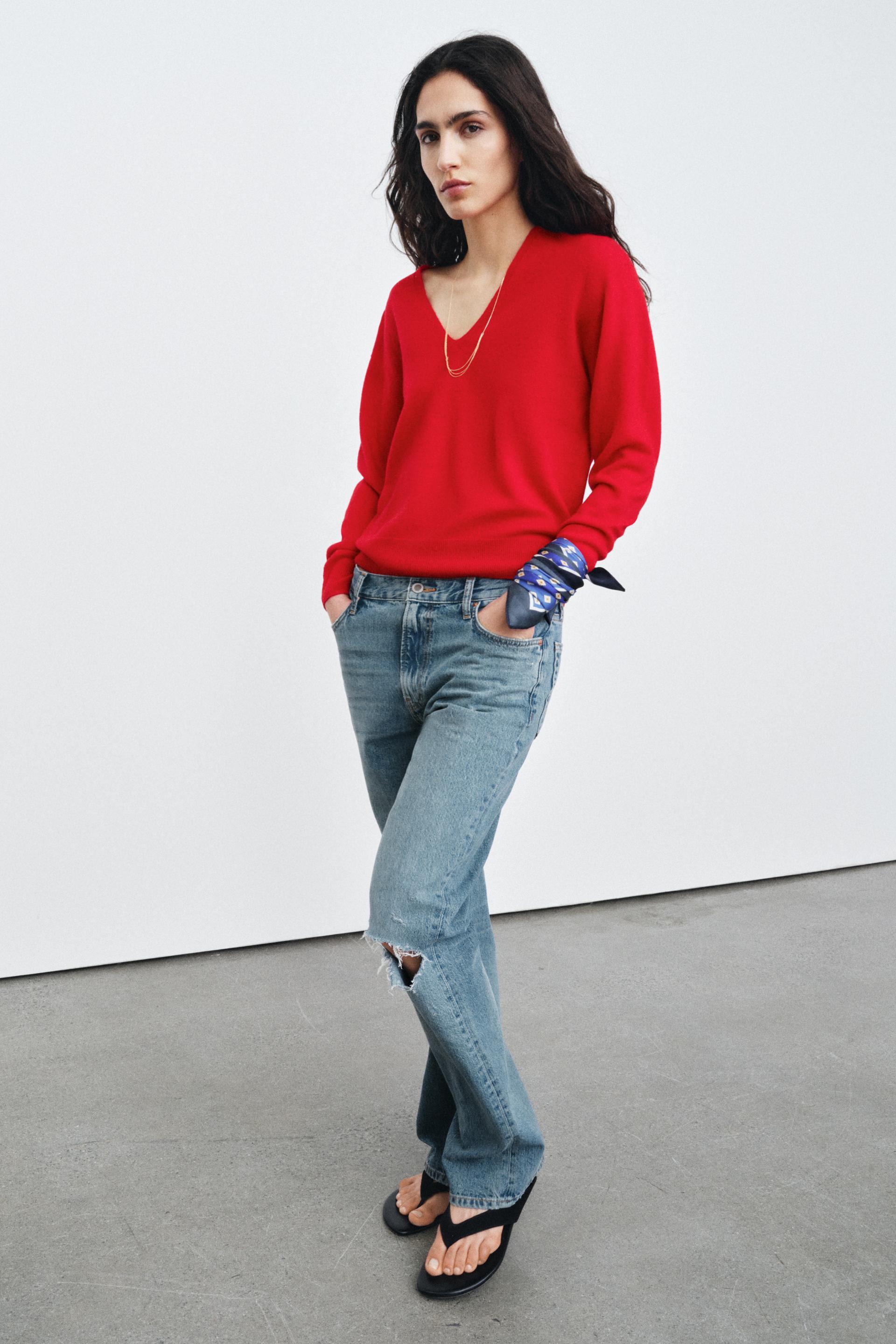 100% EXTRASOFT WOOL V-NECK JUMPER by ZARA