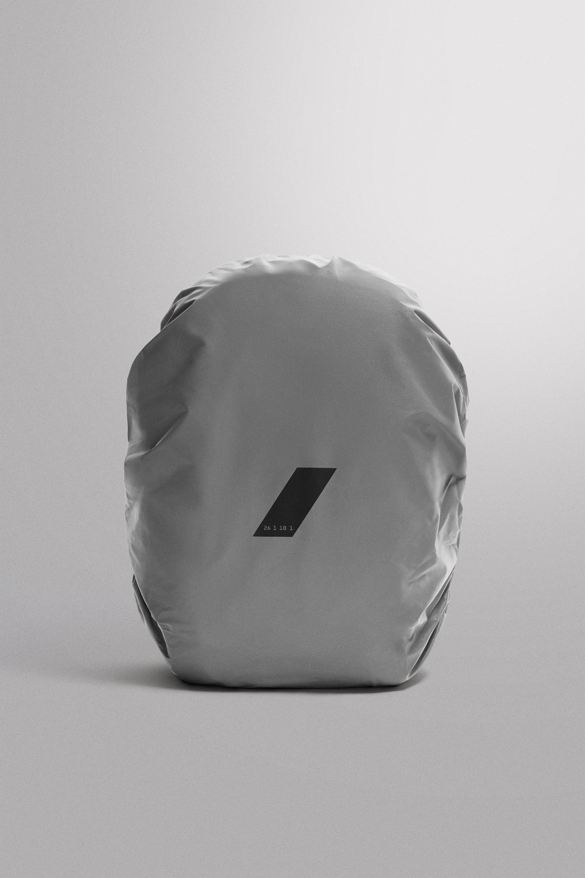 40L ATHLETIC BACKPACK COVER by ZARA