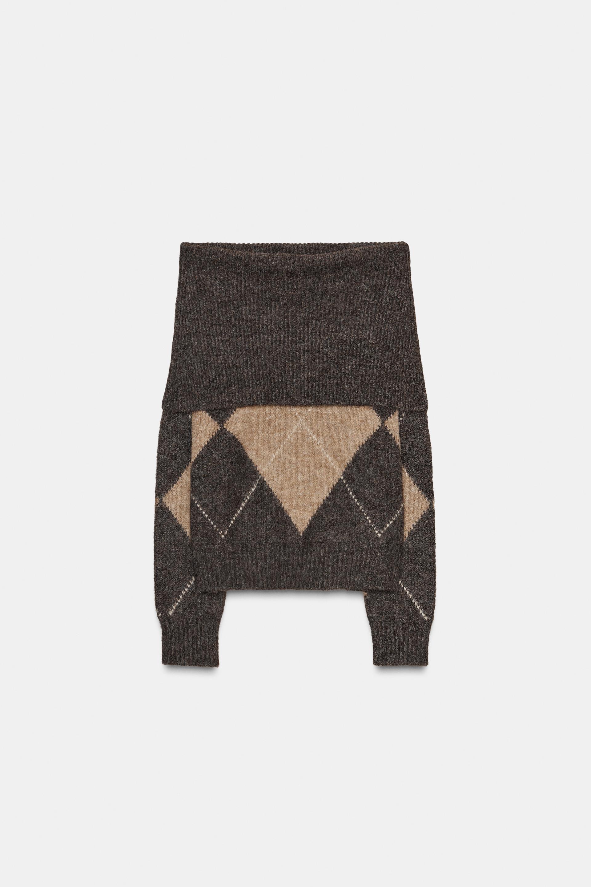 ARGYLE OFF-THE-SHOULDER KNIT SWEATER by ZARA